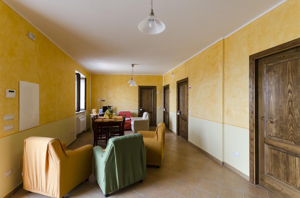 Al Casale Dei Nonni Laureana Cilento Exterior foto