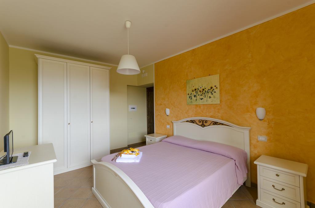 Al Casale Dei Nonni Laureana Cilento Exterior foto