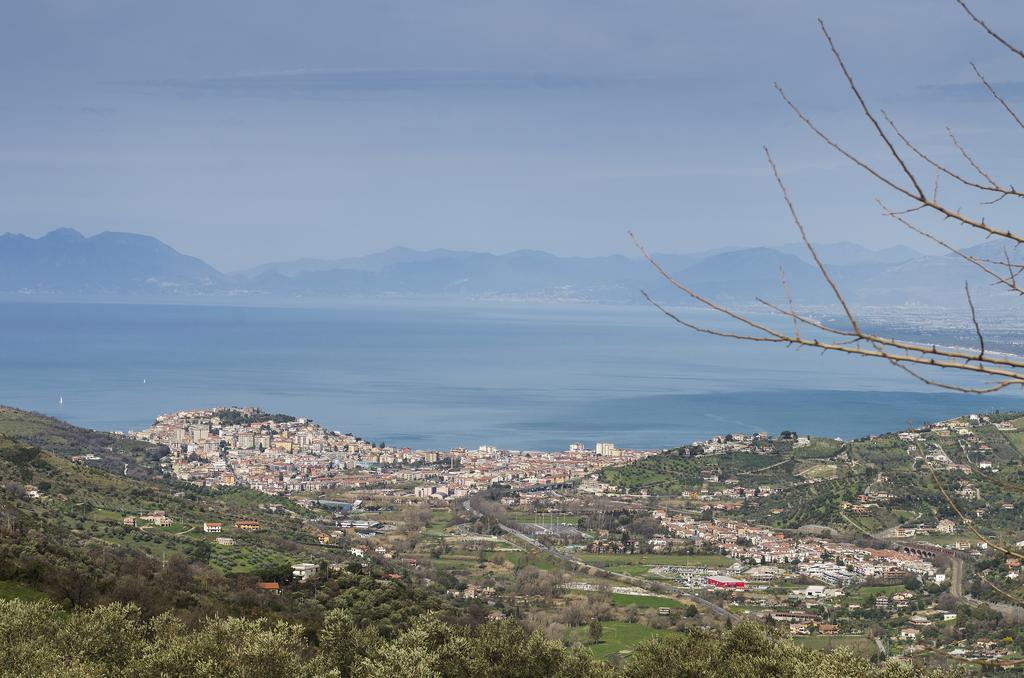 Al Casale Dei Nonni Laureana Cilento Exterior foto