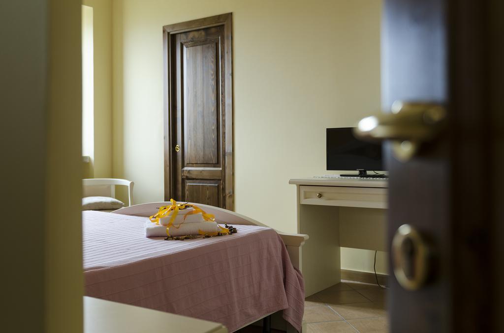 Al Casale Dei Nonni Laureana Cilento Exterior foto