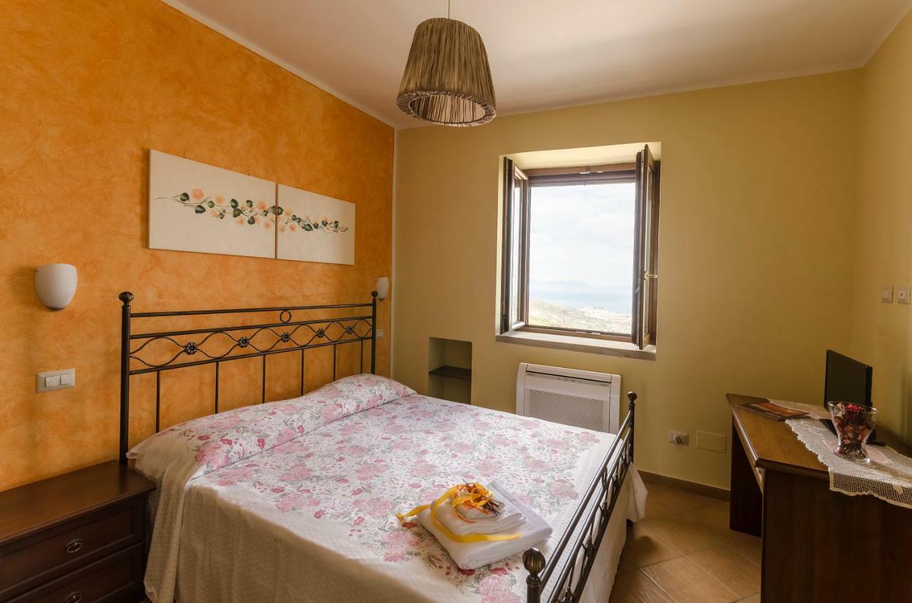 Al Casale Dei Nonni Laureana Cilento Exterior foto